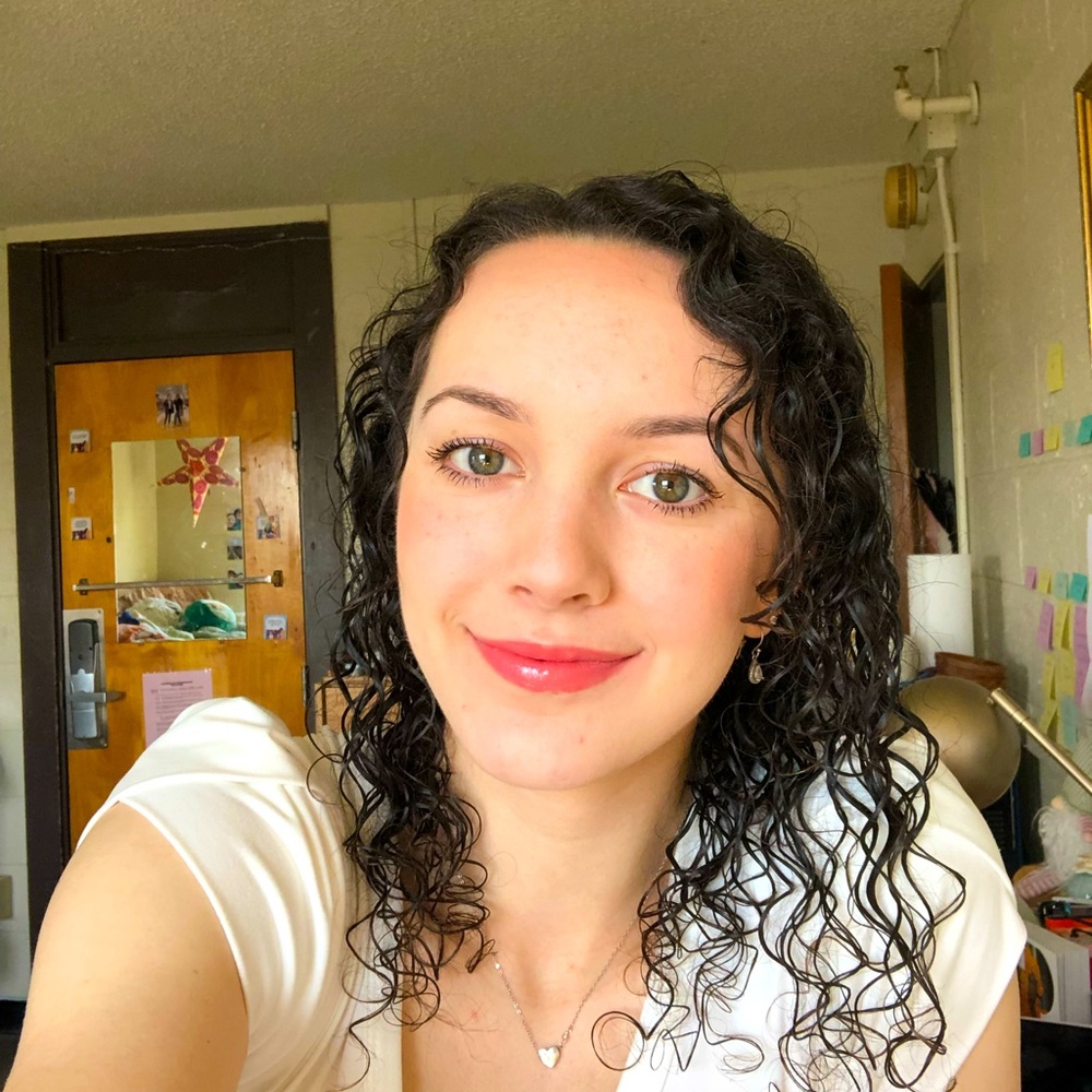 Meet your Posher, Claire